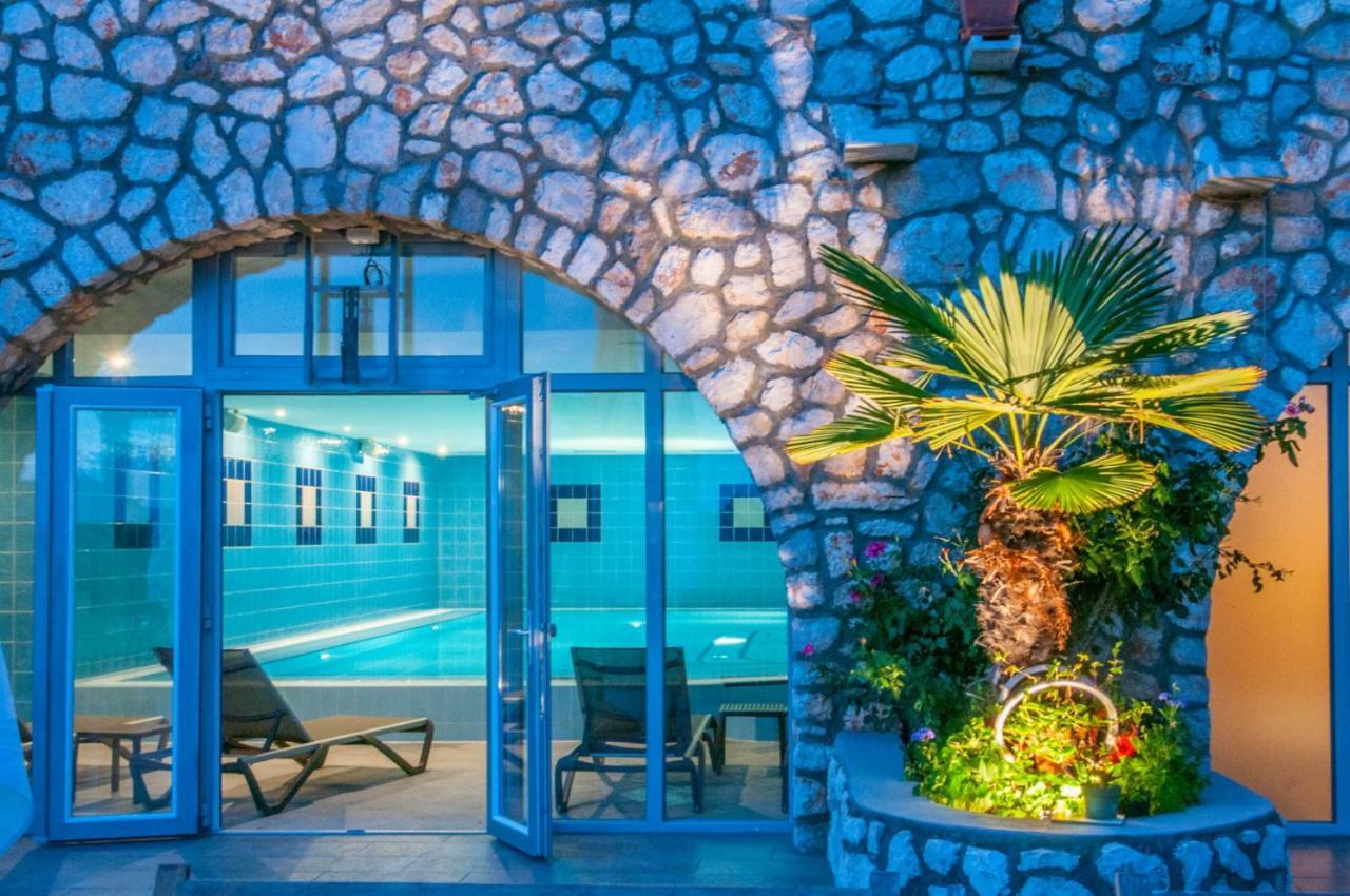 Hotel Zlatni Lav Martinšćica Extérieur photo