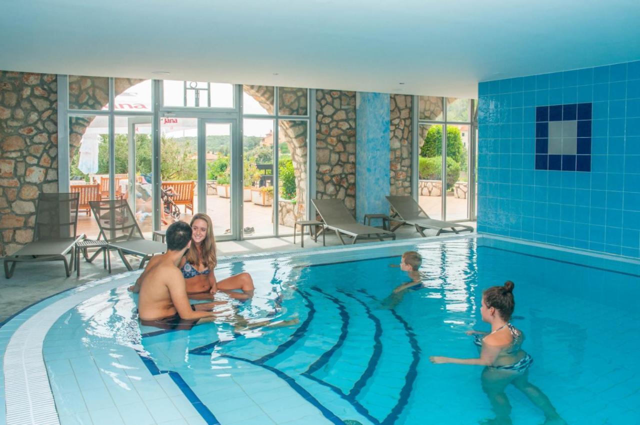 Hotel Zlatni Lav Martinšćica Extérieur photo