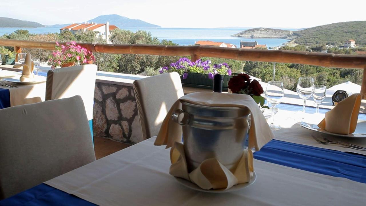 Hotel Zlatni Lav Martinšćica Extérieur photo