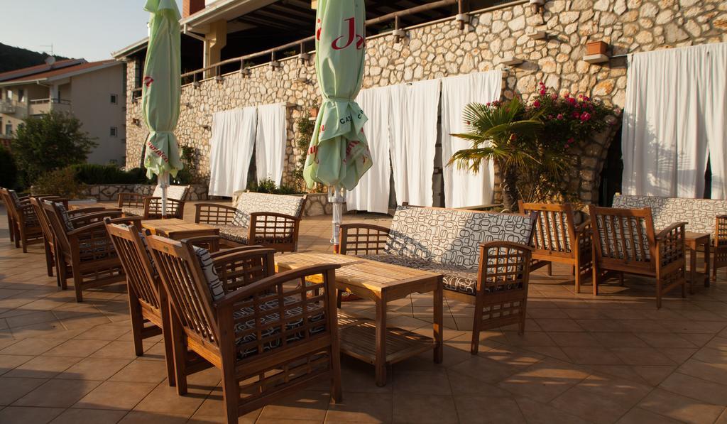 Hotel Zlatni Lav Martinšćica Extérieur photo