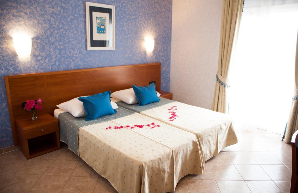 Hotel Zlatni Lav Martinšćica Extérieur photo
