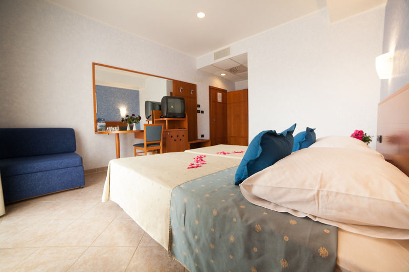 Hotel Zlatni Lav Martinšćica Extérieur photo
