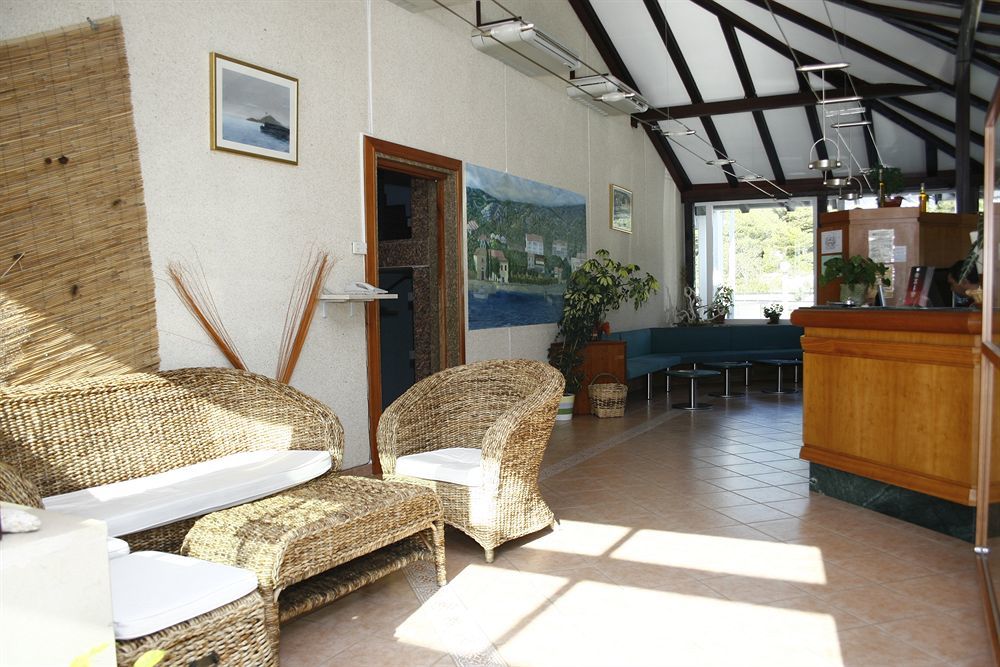 Hotel Zlatni Lav Martinšćica Extérieur photo