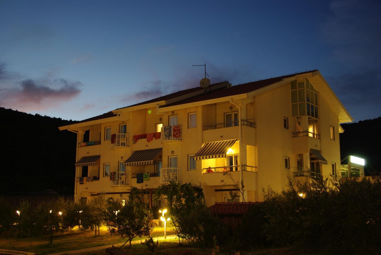 Hotel Zlatni Lav Martinšćica Extérieur photo