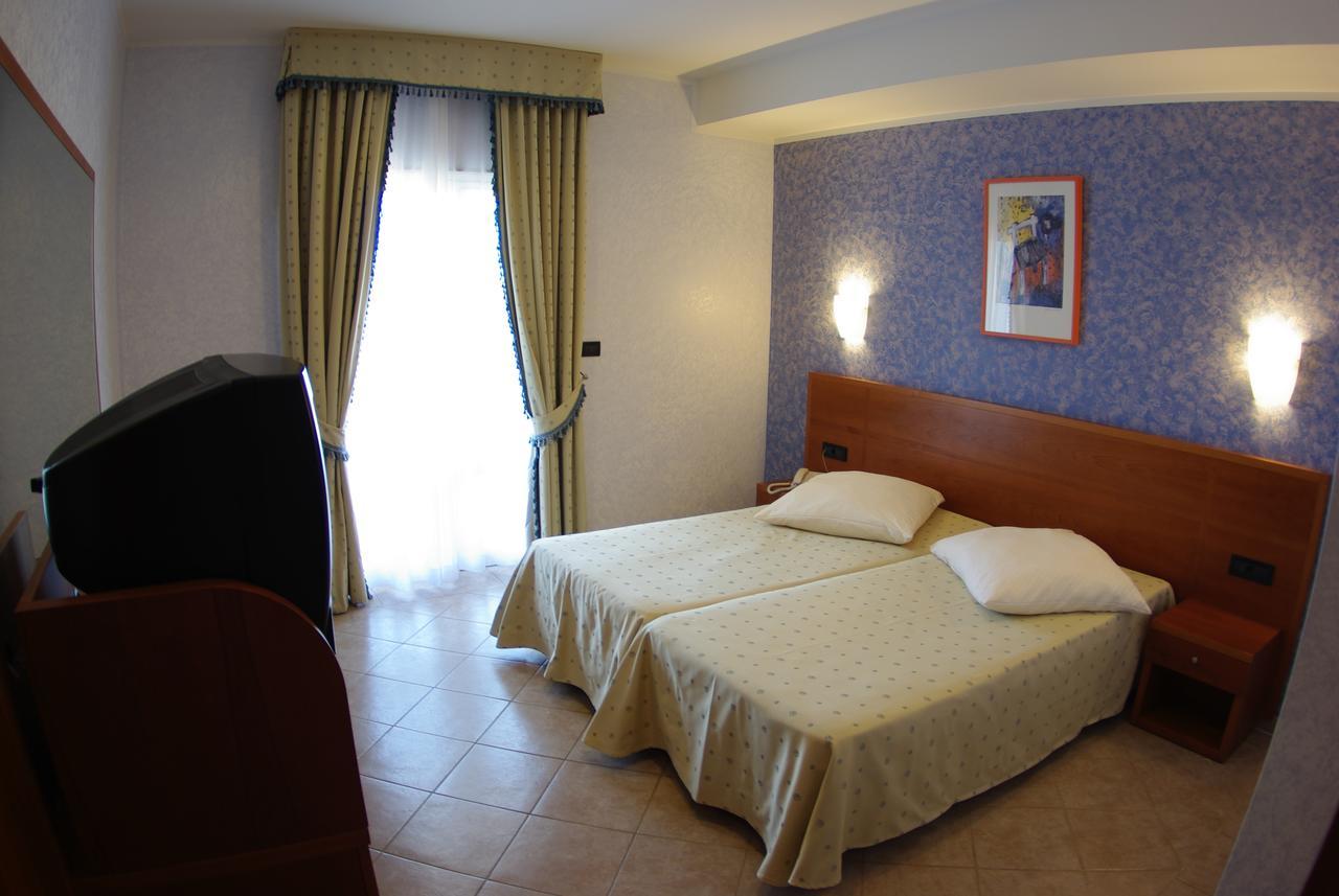 Hotel Zlatni Lav Martinšćica Extérieur photo