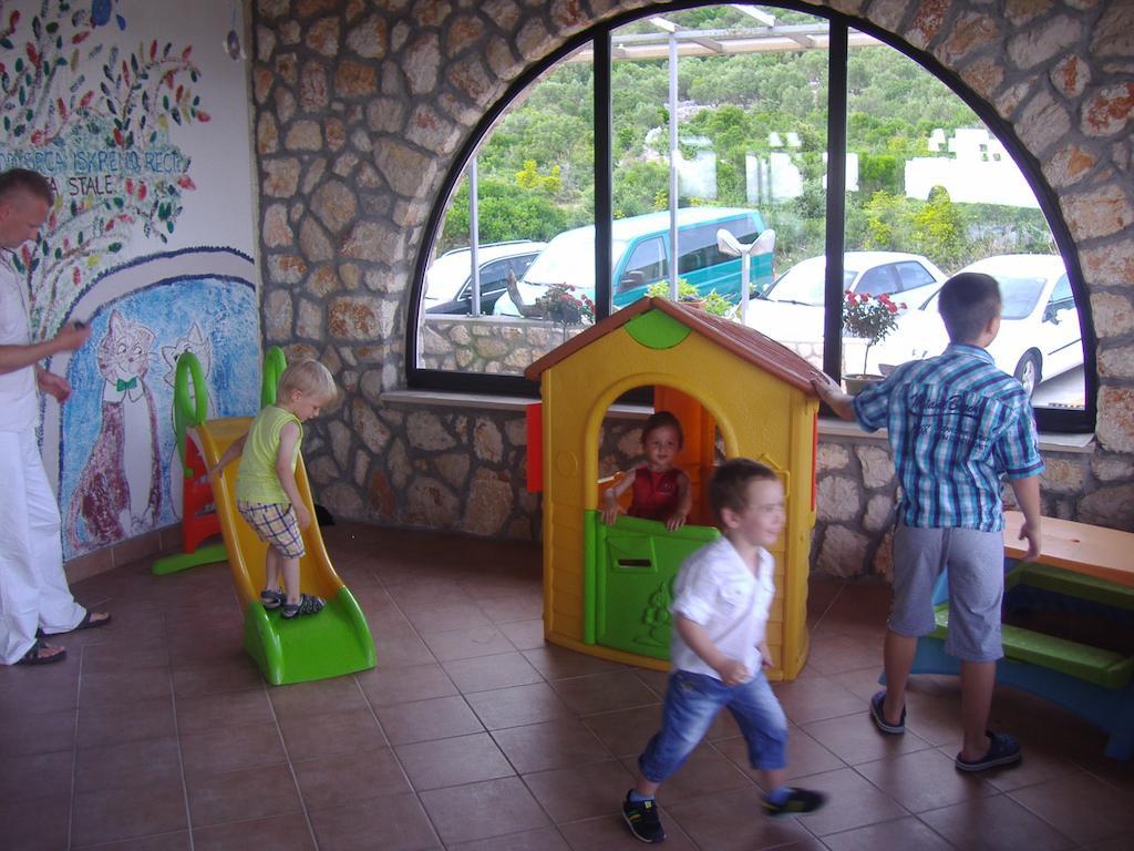 Hotel Zlatni Lav Martinšćica Extérieur photo