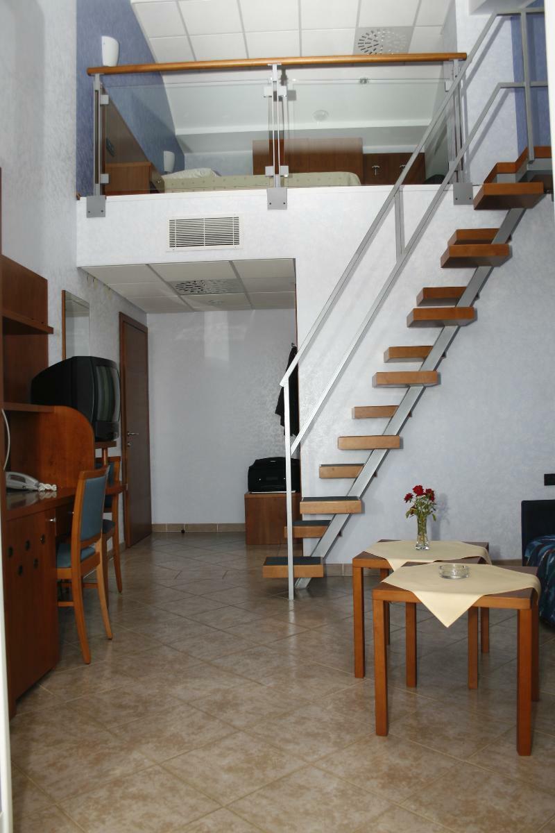 Hotel Zlatni Lav Martinšćica Extérieur photo